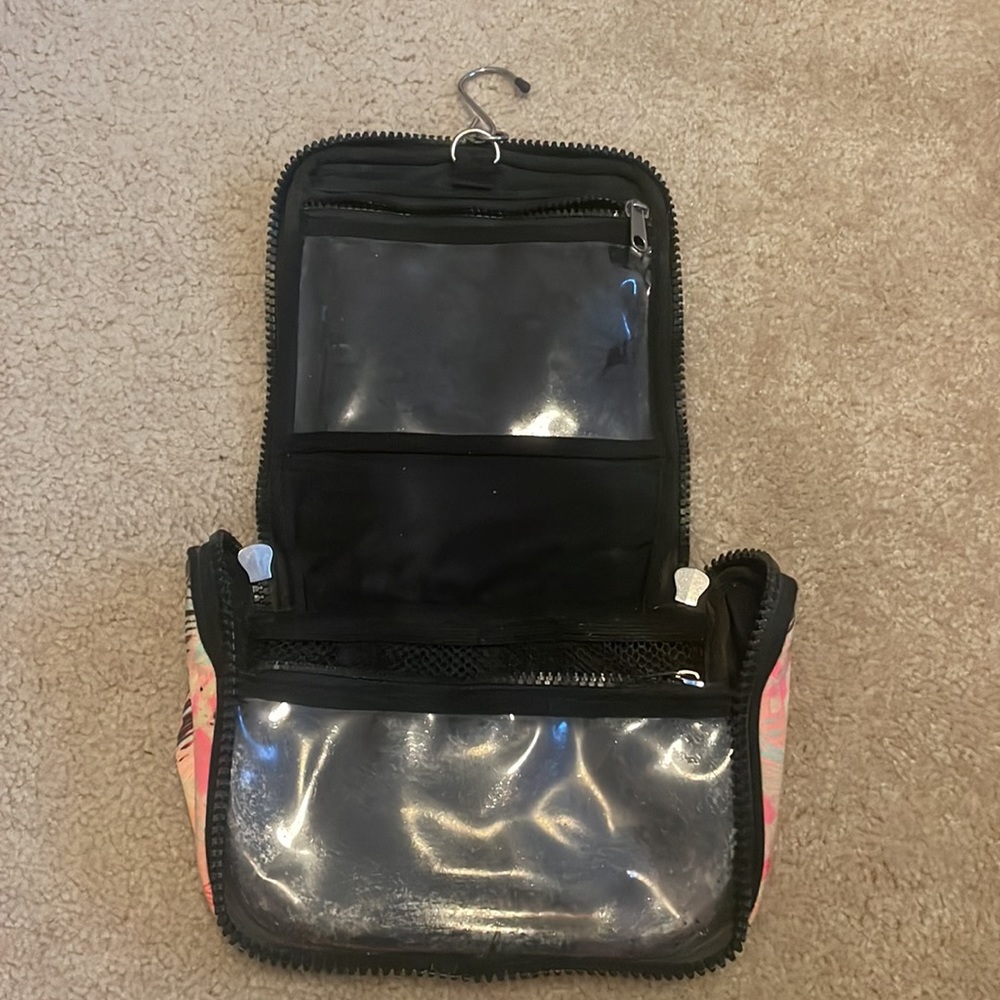 Victoria’s secret Pink Hanging Toiletry / Makeup Bag for travel - Picture 2 of 6